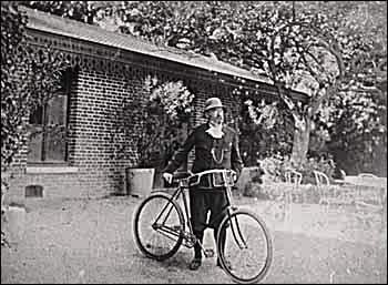 zola_velo.jpg (27554 octets)