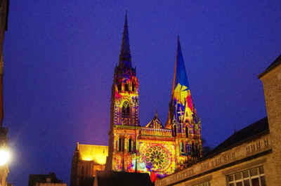 Chartres1.JPG (105295 octets)